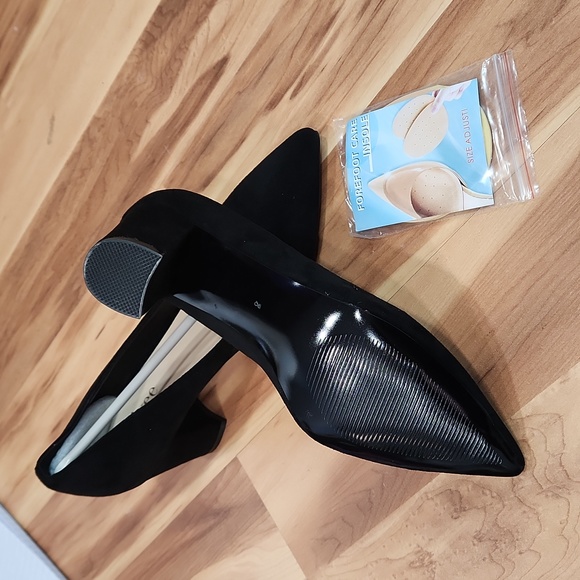 🌌SALE🌌💥BRAND NEW💥Naiyee Black Suede Pumps Size: 8 - Picture 4 of 5